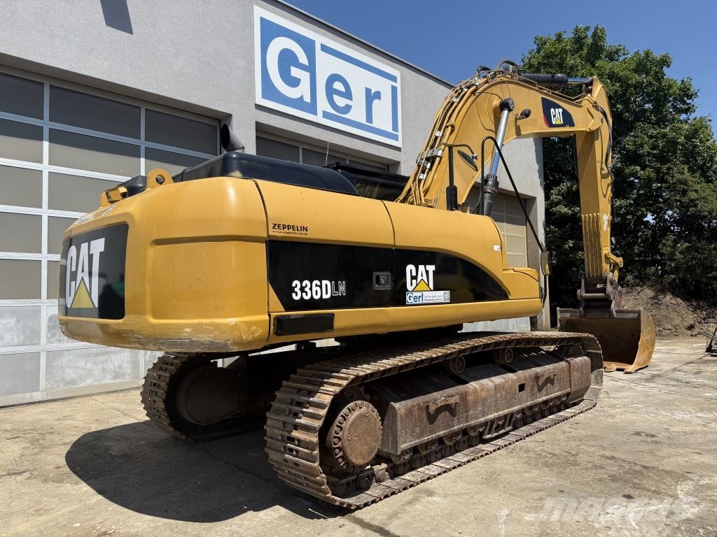 CAT 336 D حفارات زحافة