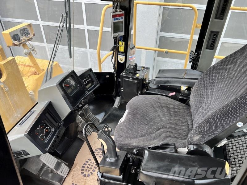 CAT 988 G Фронтальные погрузчики