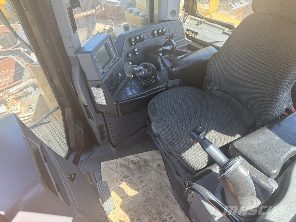 CAT D 8 T 履帶推土機
