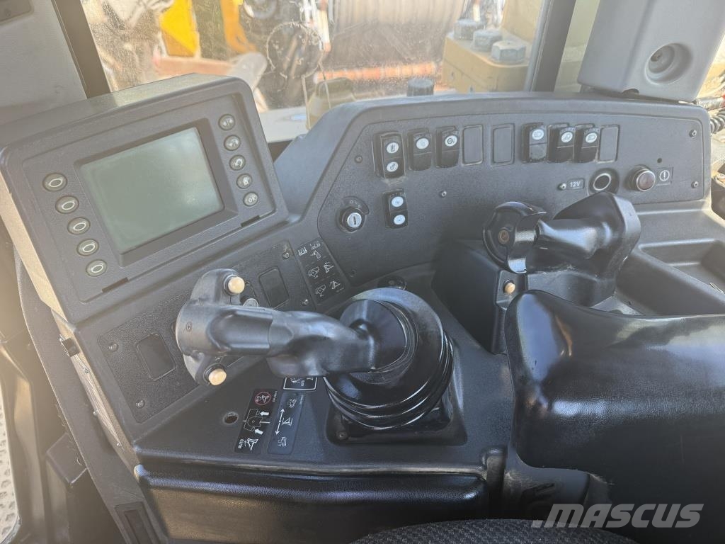 CAT D 8 T 履帶推土機