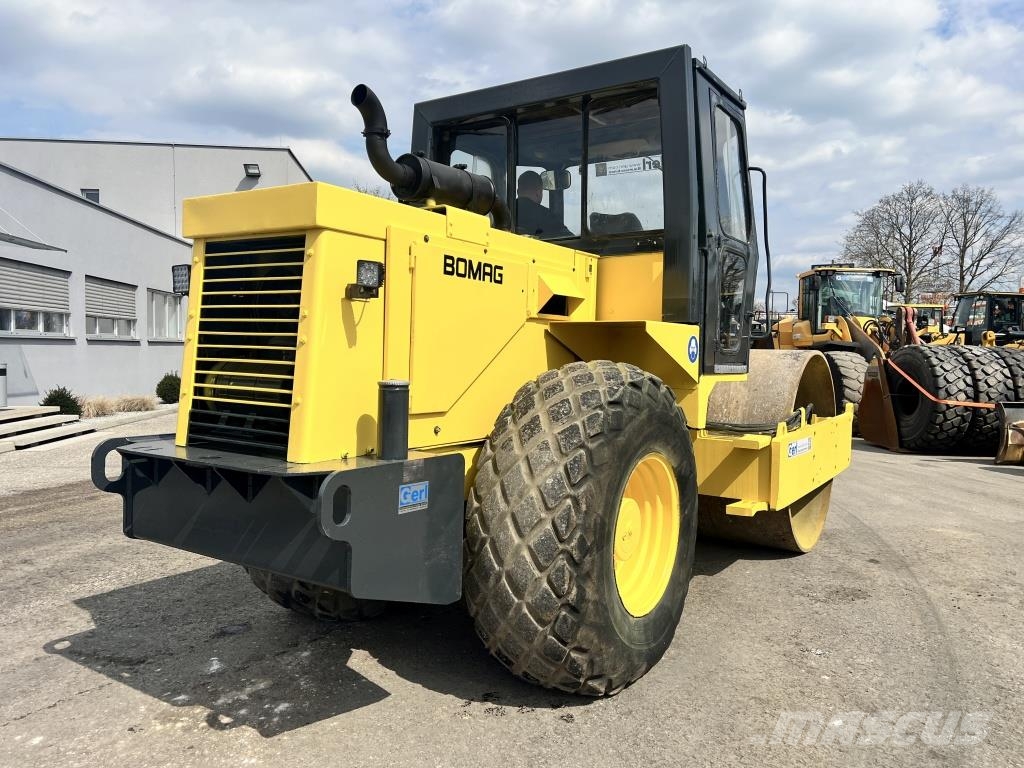 JCB Vibromax W 1402 D Valsetog