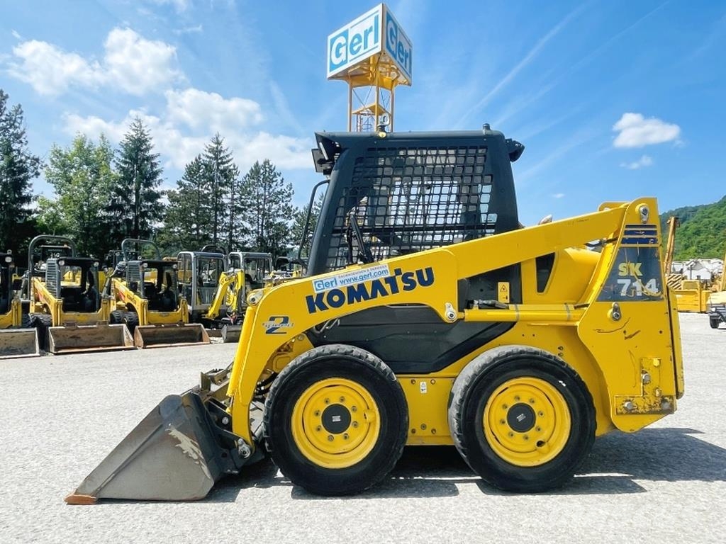 Komatsu SK714 لوادر انزلاقية التوجيه