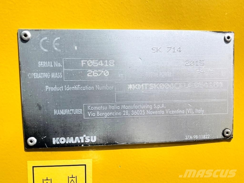 Komatsu SK714 لوادر انزلاقية التوجيه