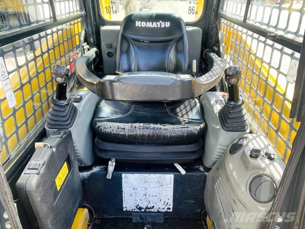 Komatsu SK714 لوادر انزلاقية التوجيه