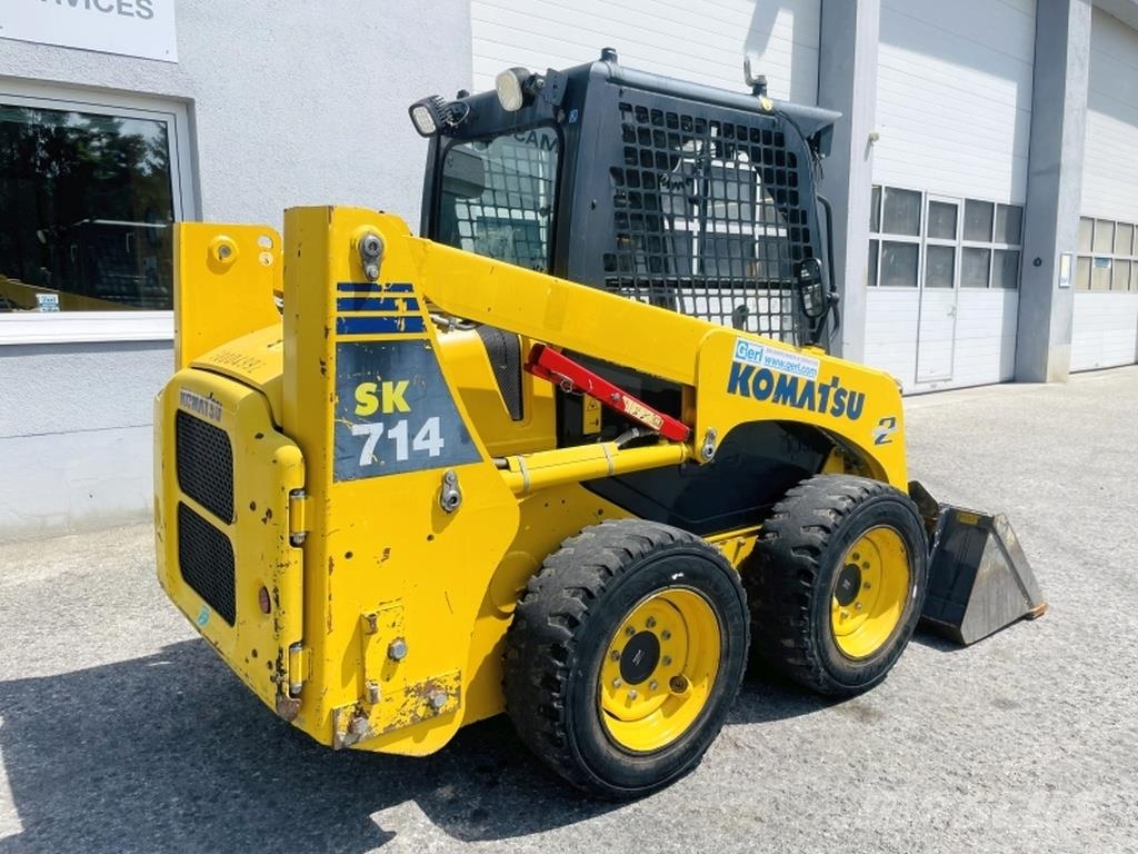 Komatsu SK714 لوادر انزلاقية التوجيه