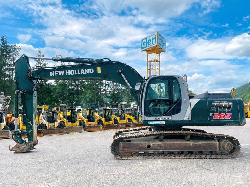 New Holland E265 حفارات زحافة