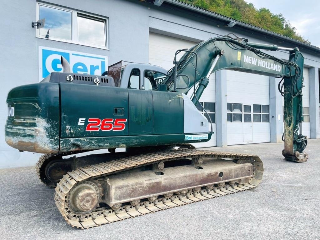 New Holland E265 حفارات زحافة