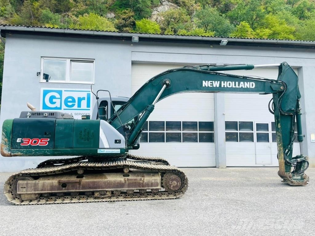 New Holland E305 حفارات زحافة