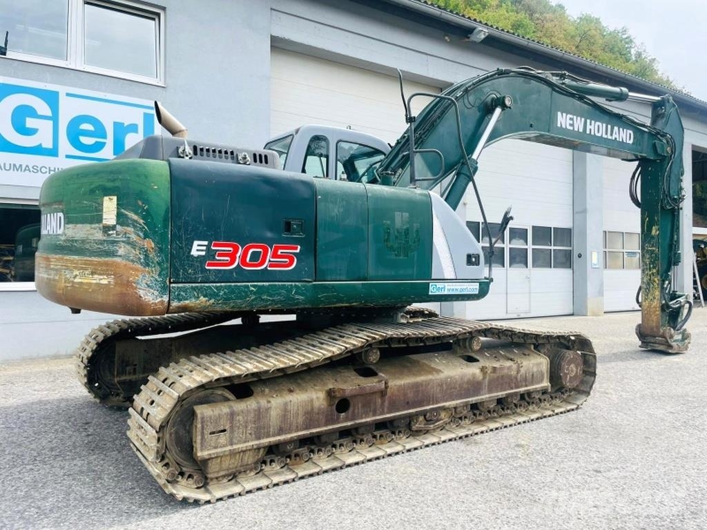New Holland E305 حفارات زحافة