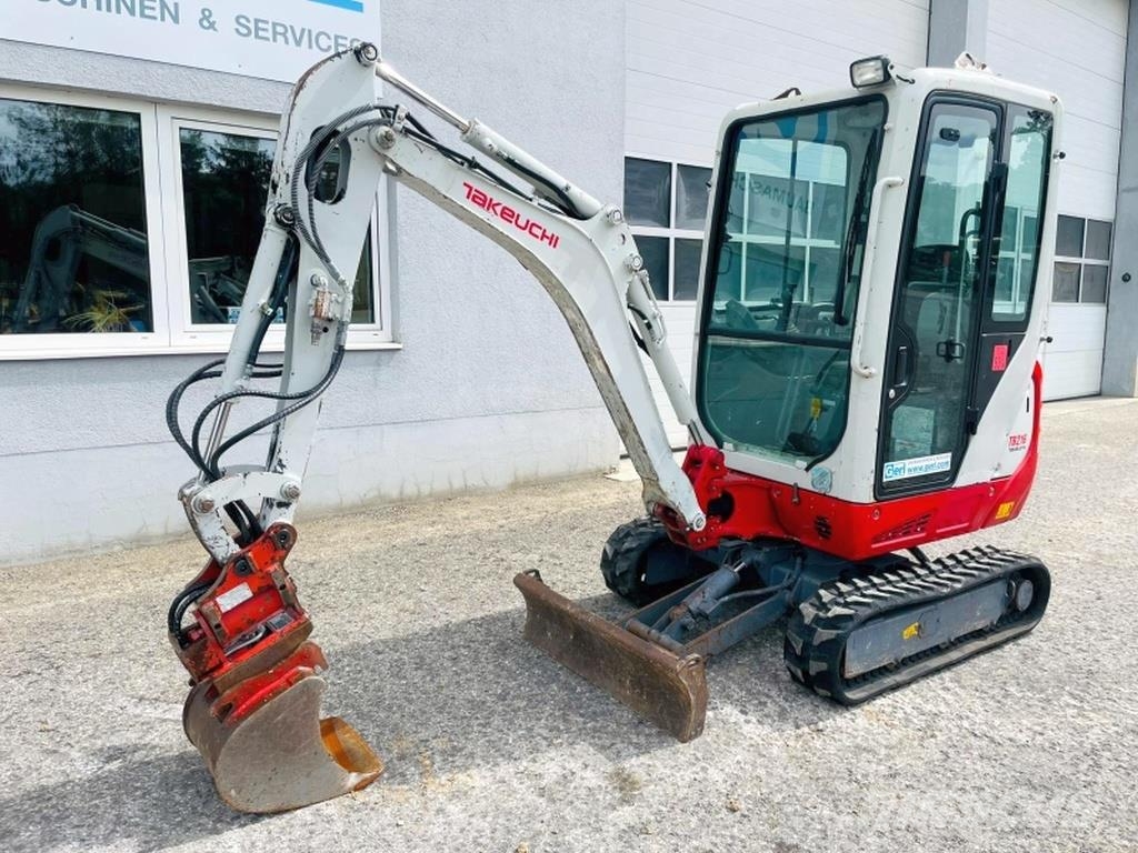 Takeuchi TB216 Міні-екскаватори < 7т