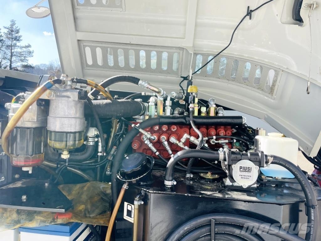 Takeuchi TB295W Lastik tekerli ekskavatörler