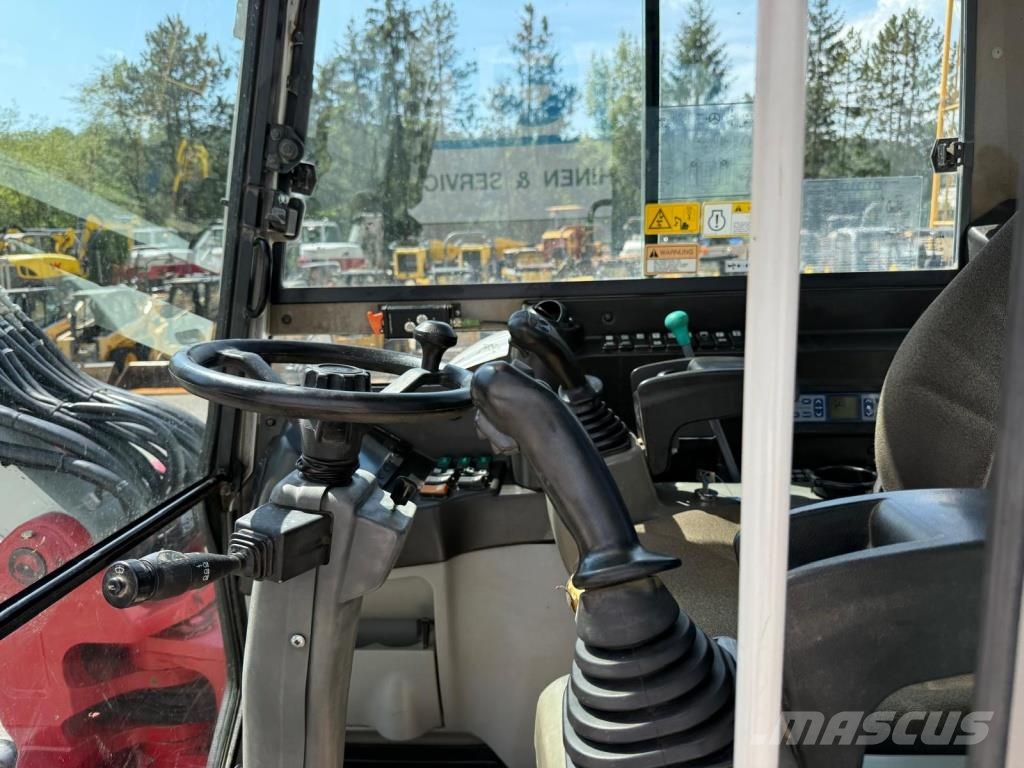 Takeuchi TB295W-V Excavadoras de ruedas