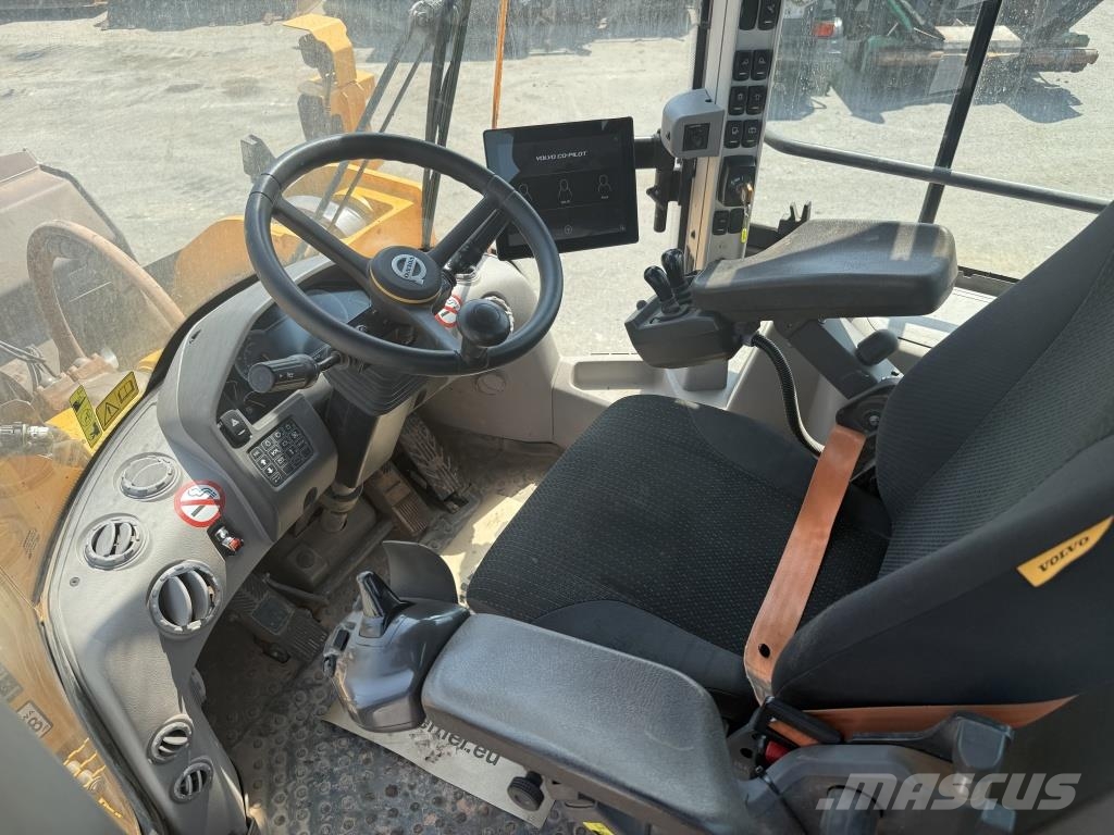 Volvo L 180 H لوادر بعجل