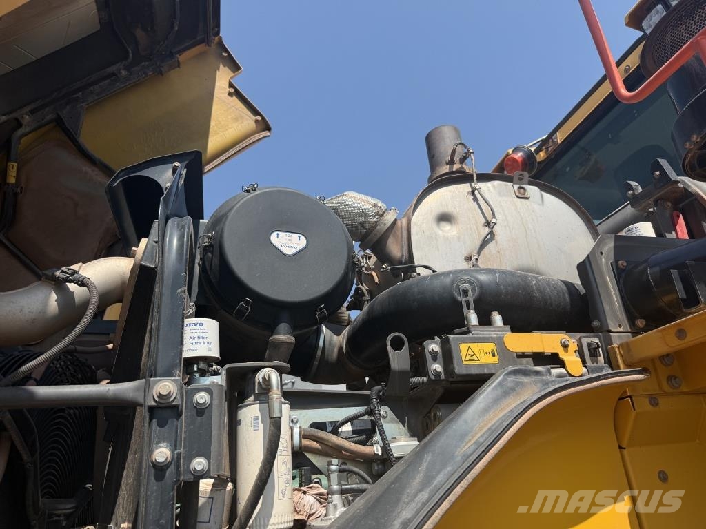 Volvo L 180 H لوادر بعجل