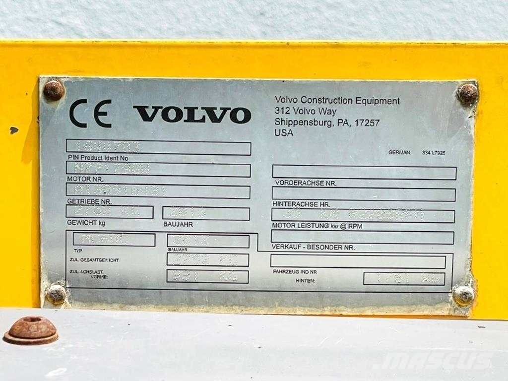 Volvo MC60C Mini Pale Gommate