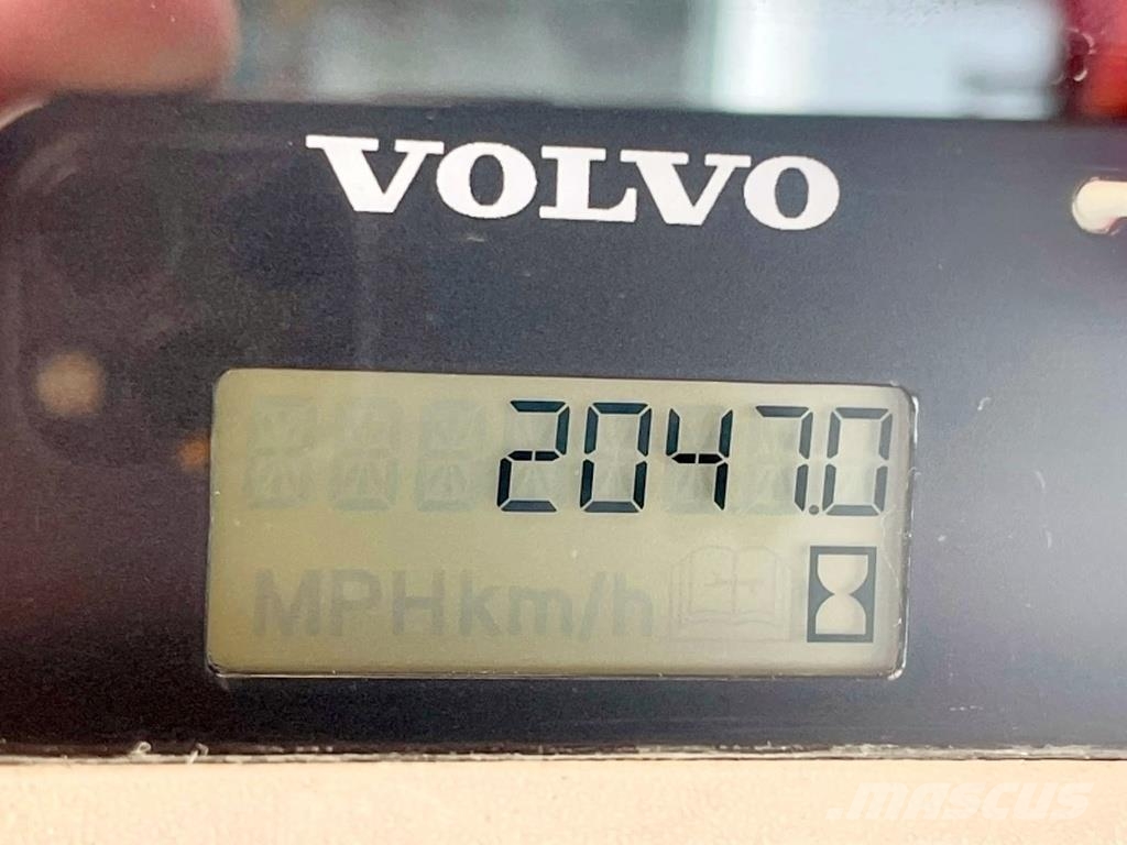 Volvo MC60C Mini Pale Gommate