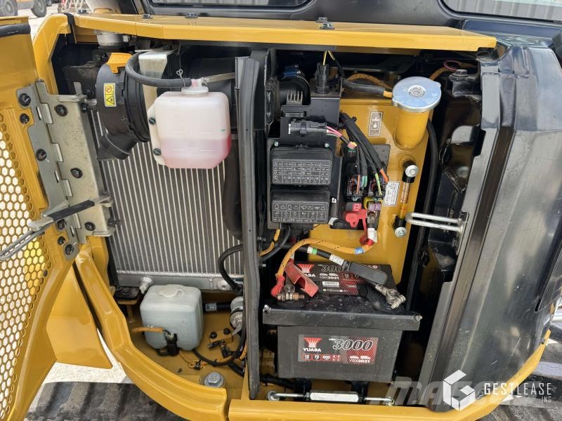 CAT 302.7 CR Miniescavatori