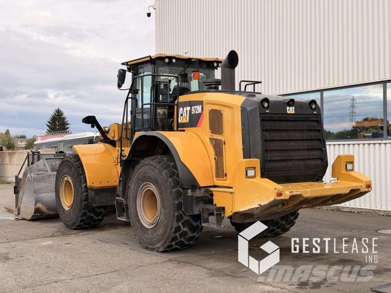 CAT 972M لوادر بعجل
