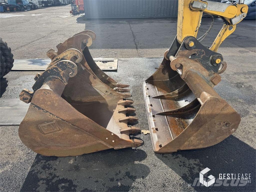CAT M313D Колесни екскаватори