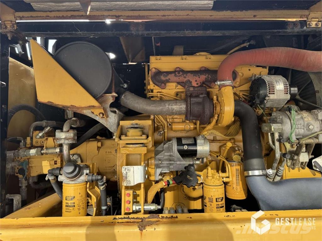 CAT M313D Колесни екскаватори