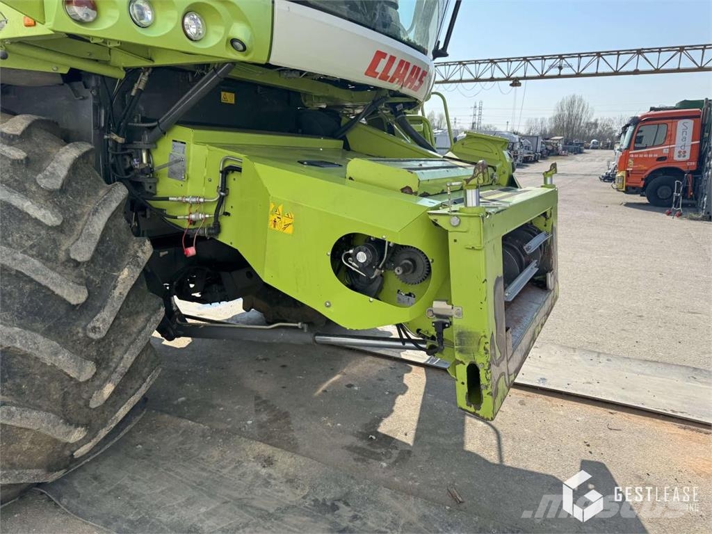 CLAAS LEXION 750 Θεριζοαλωνιστικές μηχανές