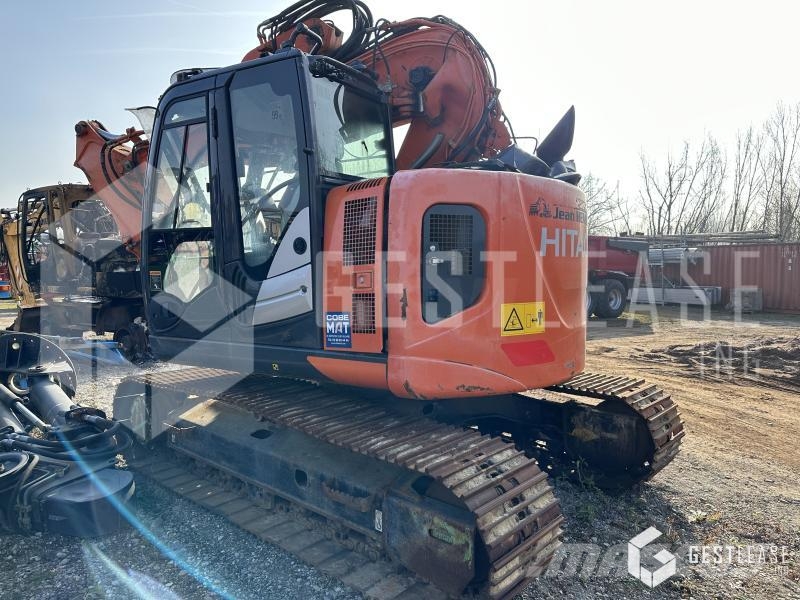 Hitachi ZAXIS 135 US 履带挖掘机