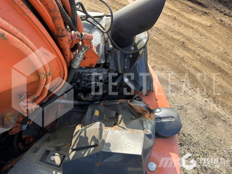 Hitachi ZAXIS 135 US 履带挖掘机