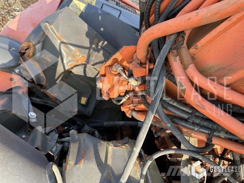 Hitachi ZAXIS 135 US 履带挖掘机