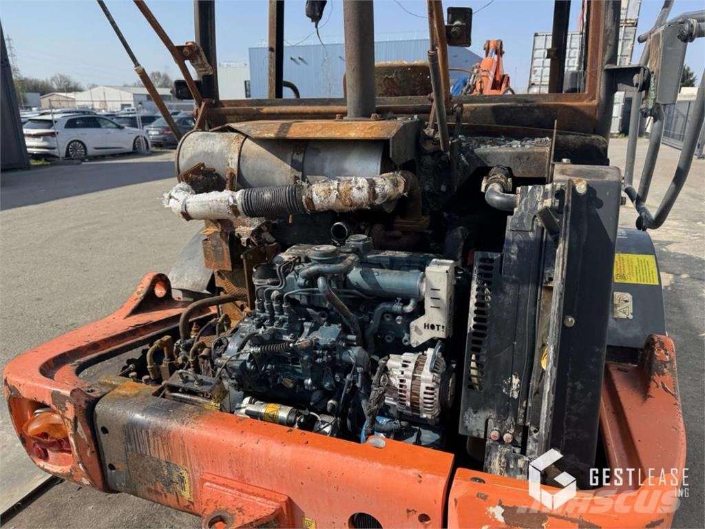 Hitachi ZW75 لوادر بعجل