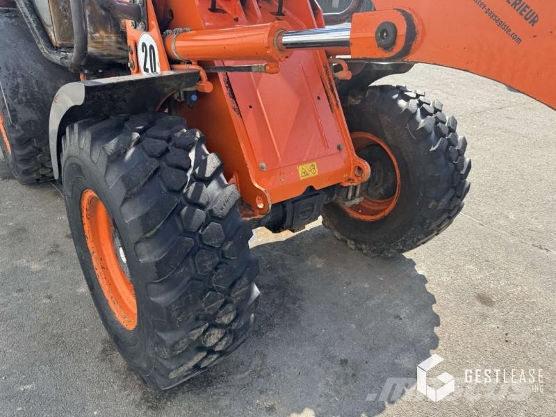 Hitachi ZW75 لوادر بعجل