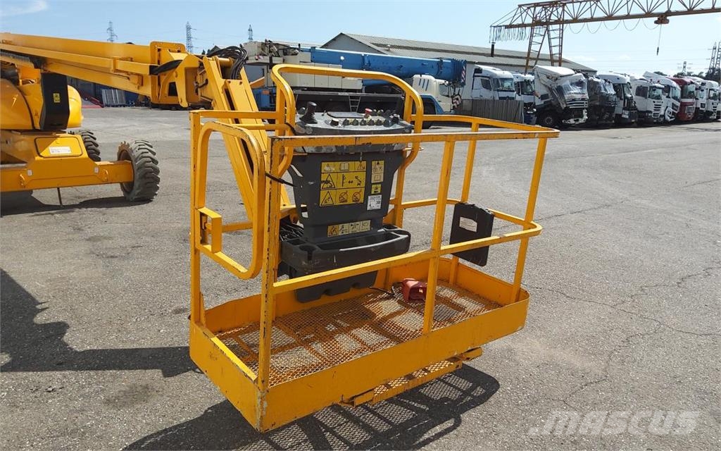 JLG M600JP Kuukulkijat