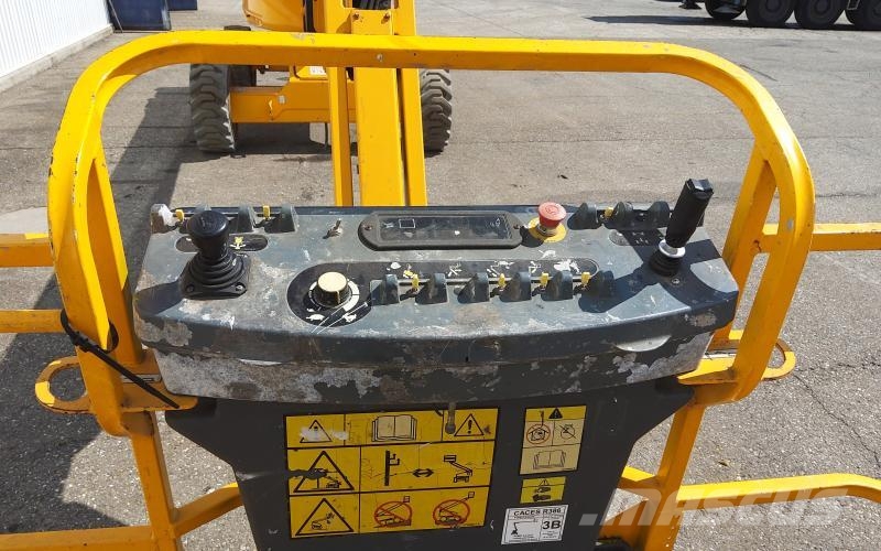 JLG M600JP Plataforma de trabajo articulada