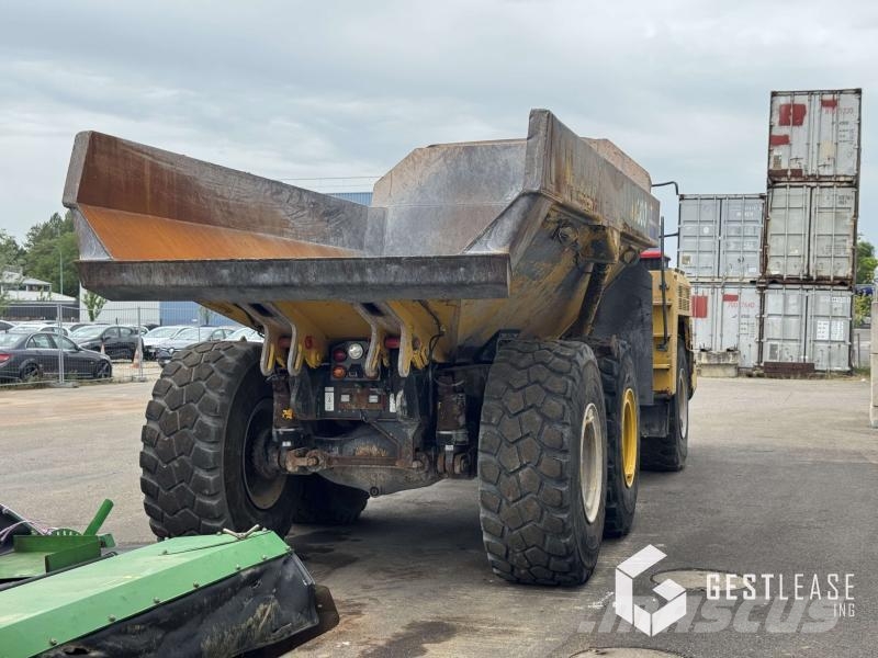 Komatsu HM300-5E0 ساحبات مفصلية