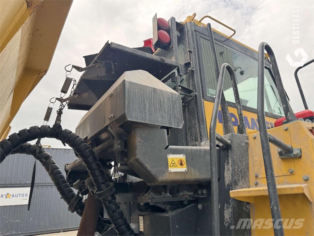 Komatsu HM300-5E0 ساحبات مفصلية