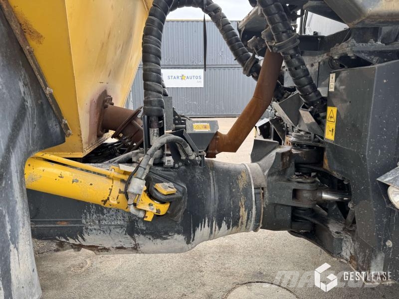 Komatsu HM300-5E0 ساحبات مفصلية