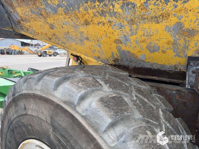Komatsu HM300-5E0 ساحبات مفصلية
