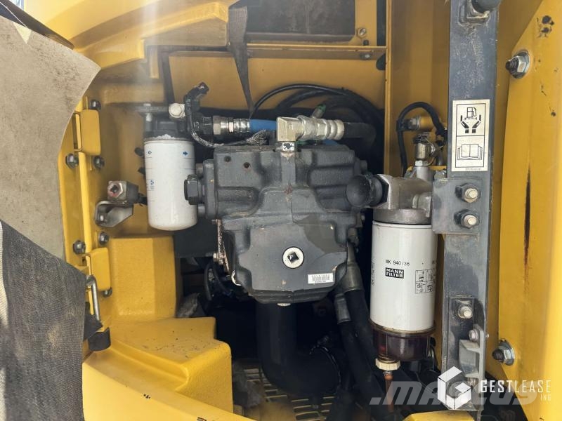 Komatsu PC228USLC-8 Εκσκαφείς με ερπύστριες