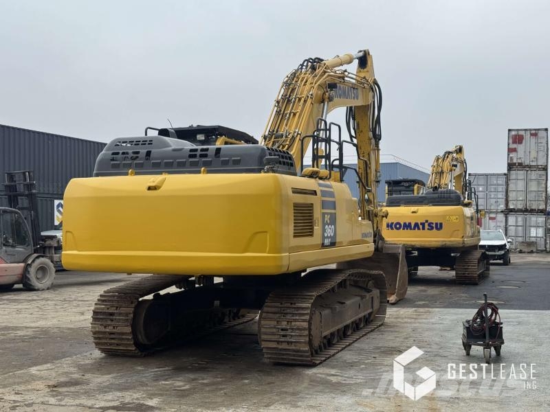 Komatsu PC360NLC-11 حفارات زحافة