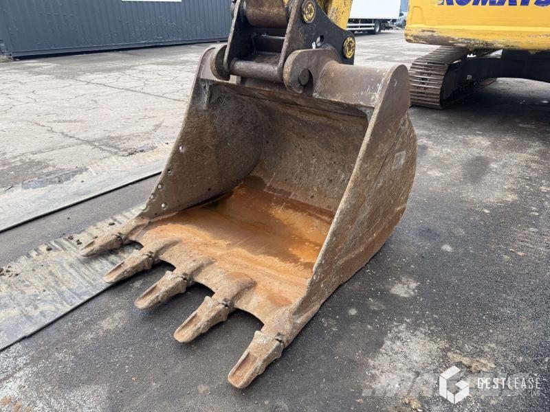 Komatsu PC360NLC-11 حفارات زحافة
