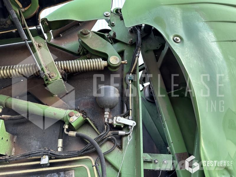 Krone COMPRIMA V 150 XC Rundballenpressen