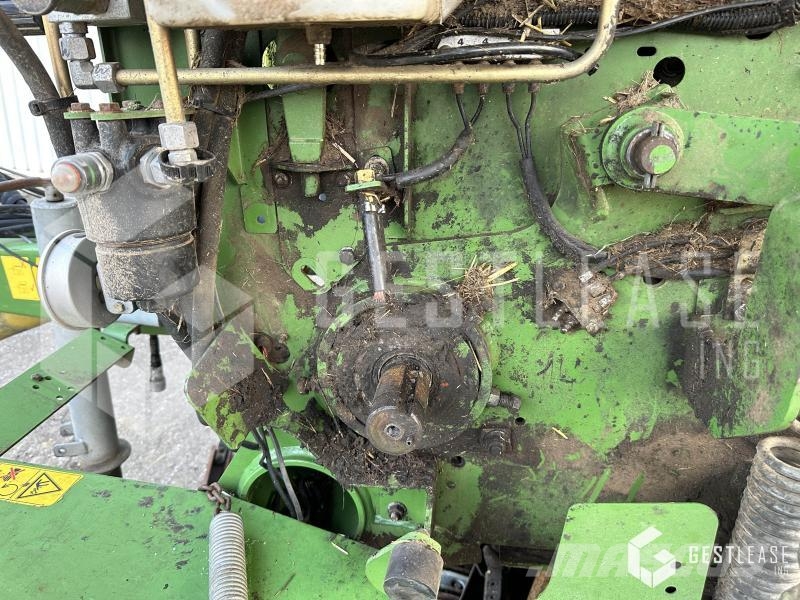 Krone COMPRIMA V 150 XC Rundballenpressen