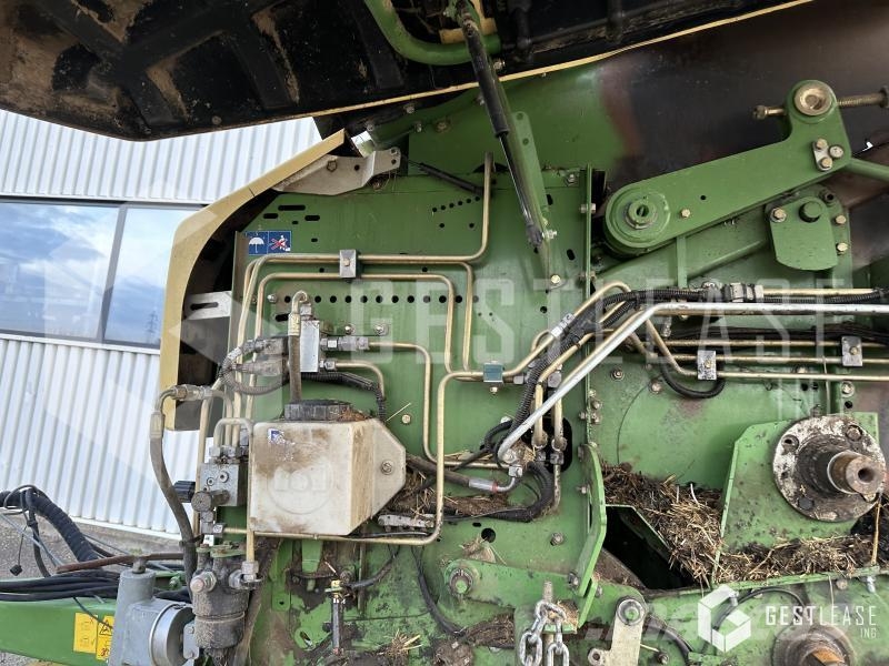Krone COMPRIMA V 150 XC Rundballenpressen