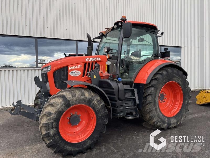 Kubota M6121 Traktorok