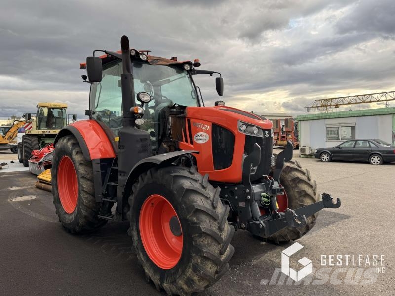 Kubota M6121 Traktorok