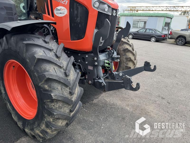 Kubota M6121 Traktorok