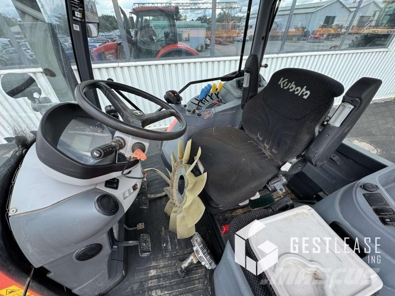 Kubota M6121 Traktorok