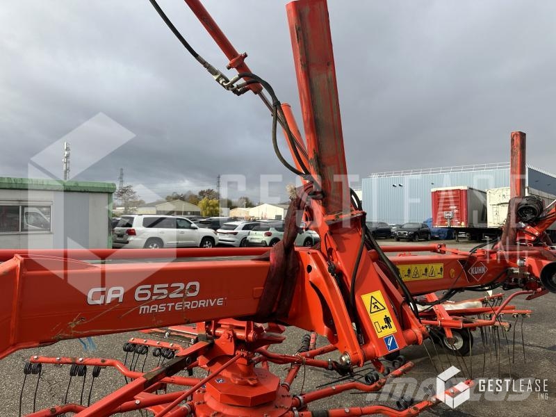 Kuhn GA6520 MASTERDRIVE Windrowers