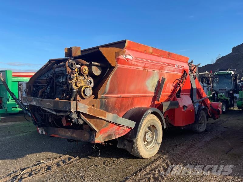 Kuhn SP 14 Mixer feeders