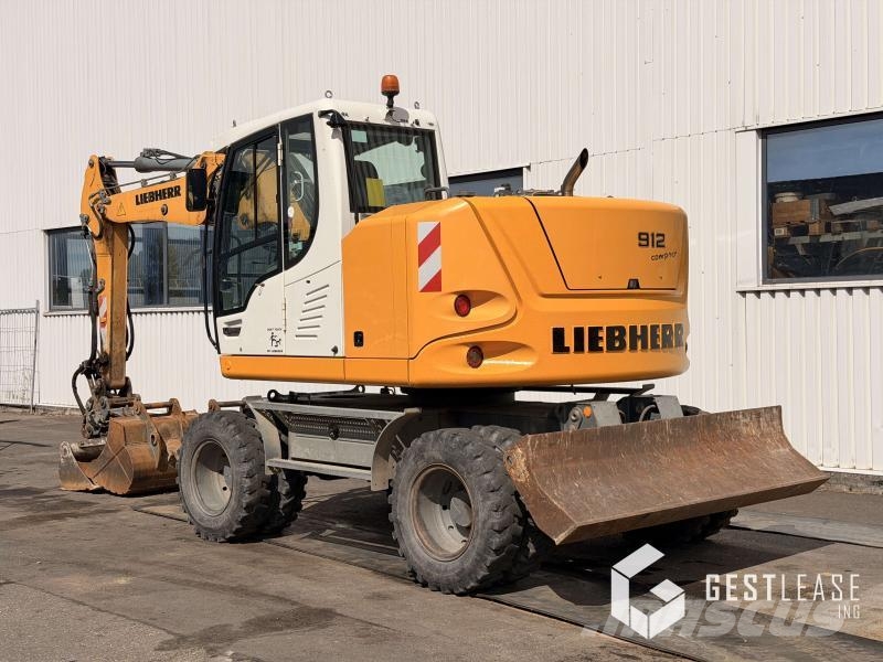 Liebherr A912 COMPACT حفارات بعجل