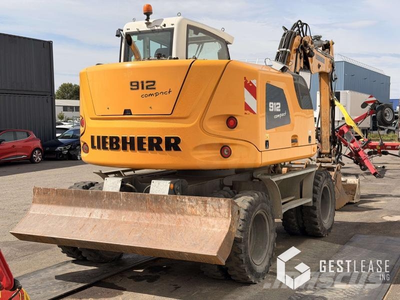 Liebherr A912 COMPACT Pyöräkaivukoneet